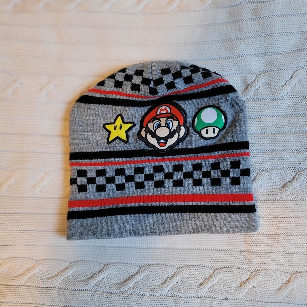 Super Mario hat - Picture 2 of 2